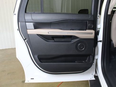 Used 2022 Ford Expedition Max Limited AWD/4WD image 19