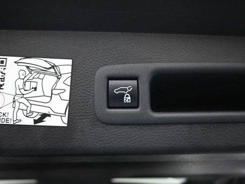 Used 2021 Toyota Sienna Limited w/ Protection Package (TMS) FWD image 34