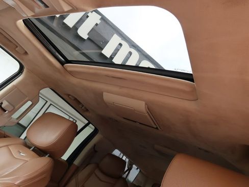 Used 2015 Cadillac Escalade ESV Platinum AWD/4WD image 18