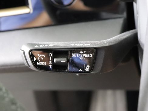 Used 2025 Porsche Taycan 4S image 38