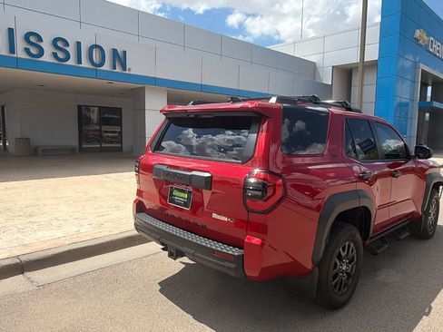 Used 2025 Toyota 4Runner SR5 AWD/4WD image 3