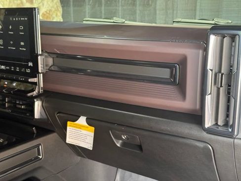 New 2026 GMC Hummer EV SUV w/ LPO, Dark Essentials Package AWD/4WD image 25