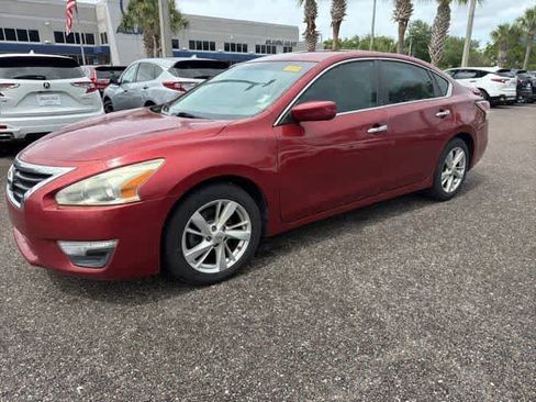 Used 2014 Nissan Altima 2.5 SV FWD image 2