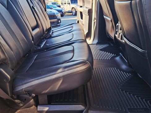 Used 2022 Ford F450 Platinum w/ FX4 Off-Road Package image 15