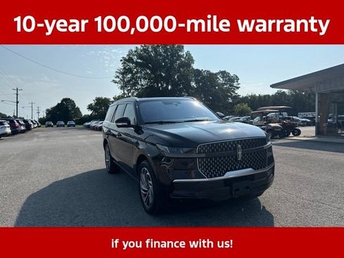 Used 2025 Lincoln Navigator Reserve AWD/4WD image 10