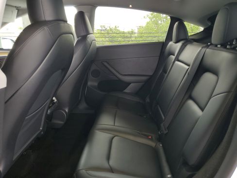 Used 2023 Tesla Model Y Long Range image 9