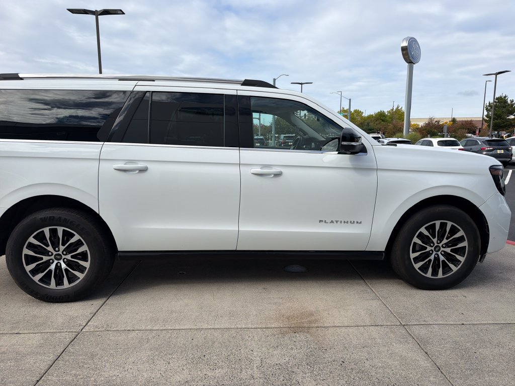 Used 2025 Ford Expedition Max Platinum AWD/4WD image 5