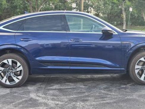 Used 2022 Audi e-tron Premium image 8