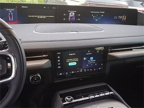 New 2025 Lincoln Navigator Reserve w/ Jet Appearance Package image 8