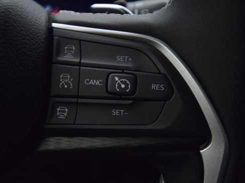 New 2025 Jeep Grand Cherokee L Laredo image 35