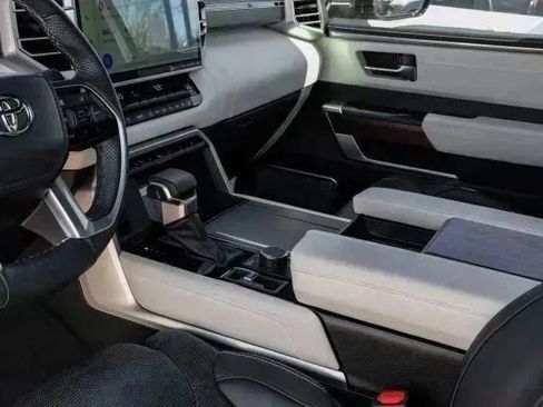 Used 2024 Toyota Tundra Capstone AWD/4WD image 32