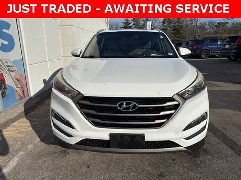 Used 2016 Hyundai Tucson Sport image 2