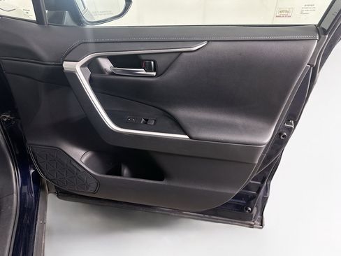 Used 2021 Toyota RAV4 Limited image 33
