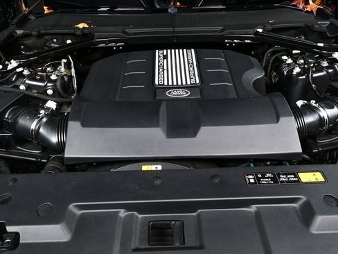 Used 2023 Land Rover Defender 110 V8 image 34