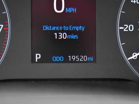 Used 2025 Toyota Corolla LE image 28