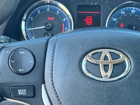 Used 2019 Toyota Corolla LE FWD image 19