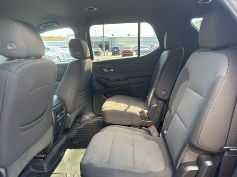 Used 2023 Chevrolet Traverse LT image 14