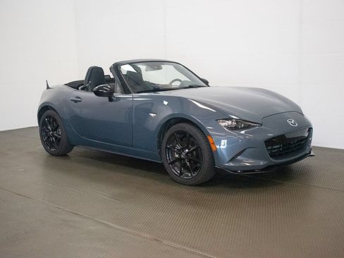 Used 2021 MAZDA MX-5 Miata Club RWD image 1