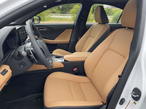 Used 2026 Lexus IS 350 F Sport RWD image 17