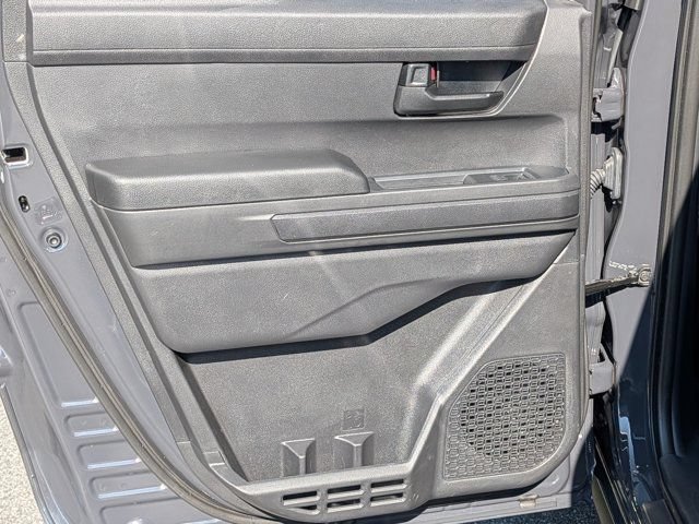 Used 2025 Toyota Tacoma SR5 AWD/4WD image 18