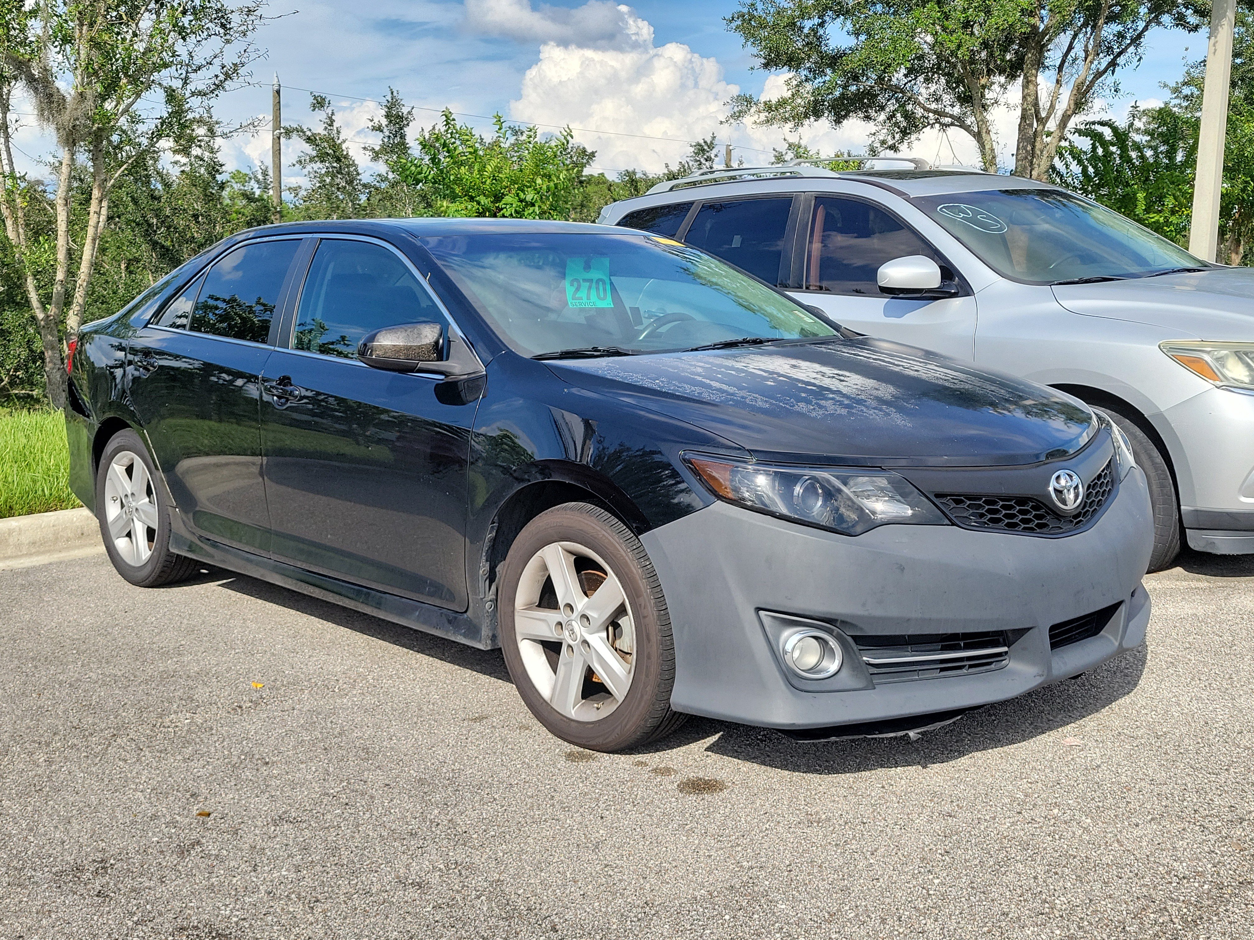 Used 2014 Toyota Camry SE FWD image 2
