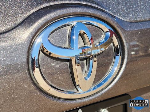 Used 2019 Toyota Highlander LE image 14