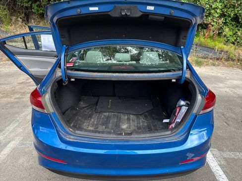 Used 2017 Hyundai Elantra SE FWD image 11