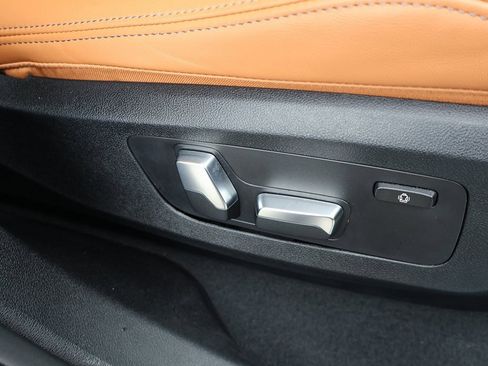 Used 2023 BMW X6 xDrive40i w/ M Sport Package image 36