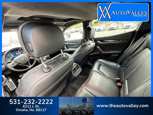 Used 2017 Maserati Ghibli S Q4 AWD/4WD image 25