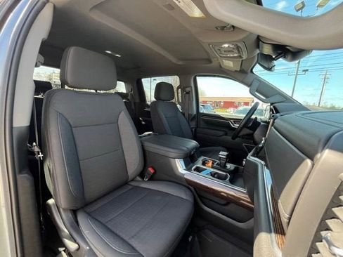 Used 2025 GMC Sierra 1500 Elevation w/ Preferred Package image 8