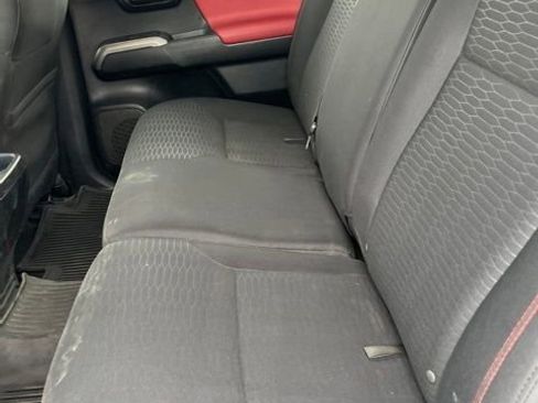 Used 2017 Toyota Tacoma SR5 RWD image 10