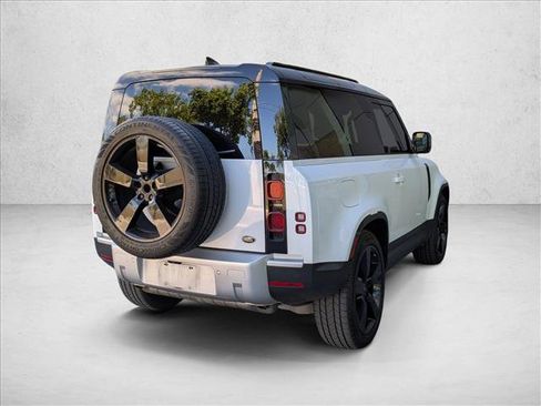 Used 2023 Land Rover Defender 90 S image 5