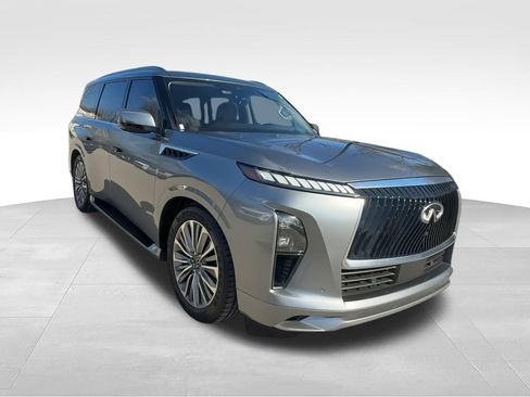 Used 2025 INFINITI QX80 Sensory AWD/4WD image 2