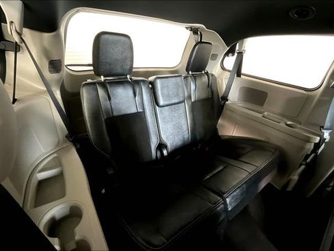 Used 2019 Dodge Grand Caravan SXT image 28