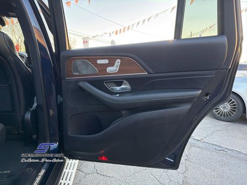 Used 2022 Mercedes-Benz GLS 450 4MATIC image 19
