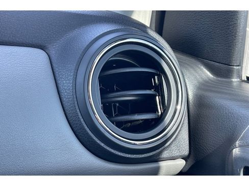 Used 2022 Toyota Tacoma SR5 RWD image 28