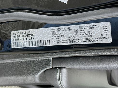 Used 2023 Jeep Grand Cherokee L Limited w/ Black Appearance Package RWD image 12