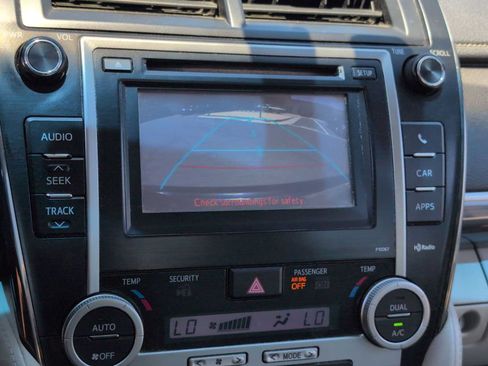Used 2012 Toyota Camry XLE w/ Convenience Pkg FWD image 28