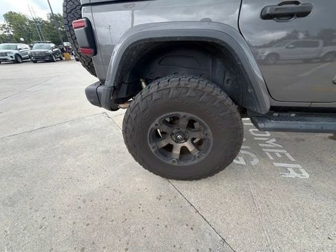 Used 2019 Jeep Wrangler Unlimited Rubicon AWD/4WD image 12