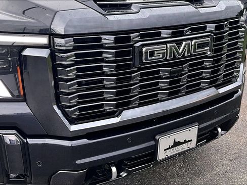 Used 2024 GMC Sierra 3500 Denali Ultimate AWD/4WD image 35