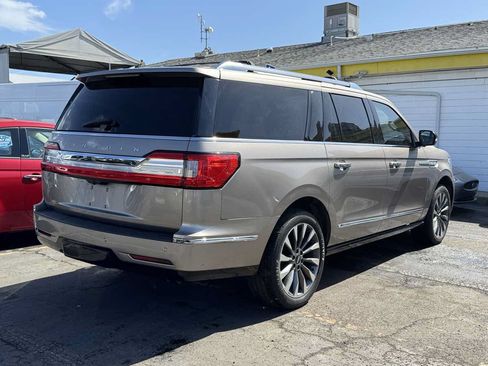 Used 2018 Lincoln Navigator L Select w/ Technology Package AWD/4WD image 30
