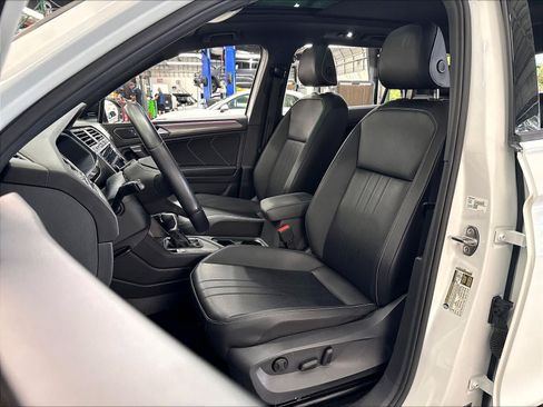 Used 2023 Volkswagen Tiguan SE R-Line FWD image 24