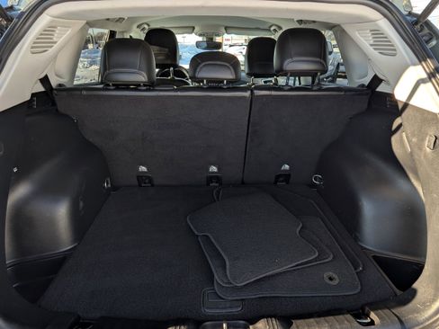 Used 2019 Jeep Compass Latitude image 4