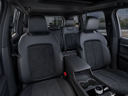 New 2026 Jeep Grand Cherokee Altitude AWD/4WD image 16