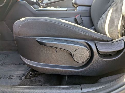 Used 2024 Kia Sportage LX image 14