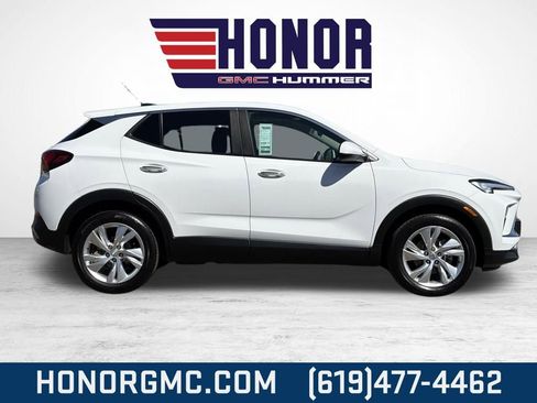 Used 2025 Buick Encore GX Preferred image 2