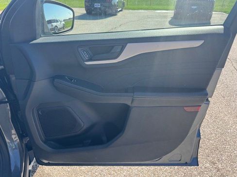 Used 2022 Ford Escape SE w/ Convenience Package image 36