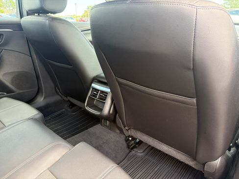 Used 2018 Chevrolet Impala LT FWD image 39