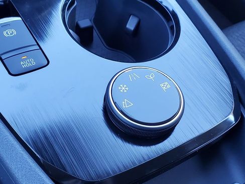 New 2026 Nissan Rogue SV image 30