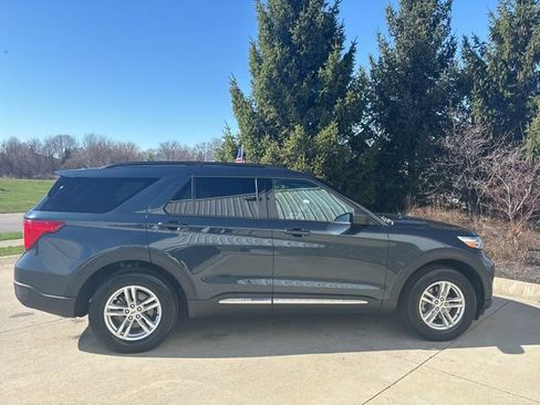 Certified 2023 Ford Explorer XLT w/ Class IV Trailer Tow Package image 5